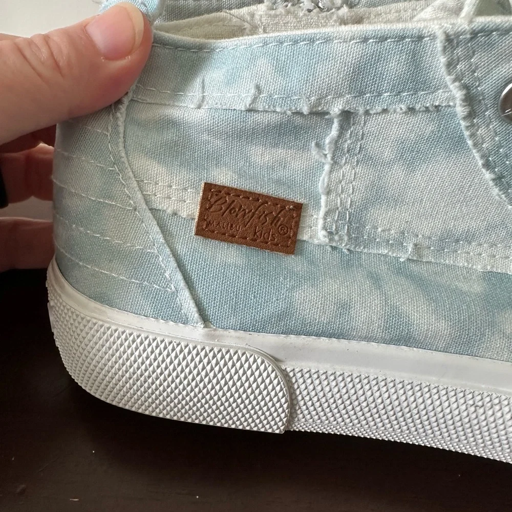 Blowfish Malibu Kids Sky Harmony Dye Canvas Blue Shoes Kids Size 5